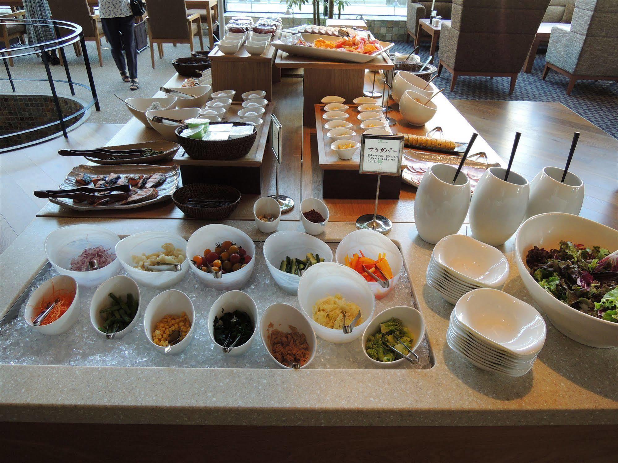 Hotel Coco Grand Takasaki Buitenkant foto