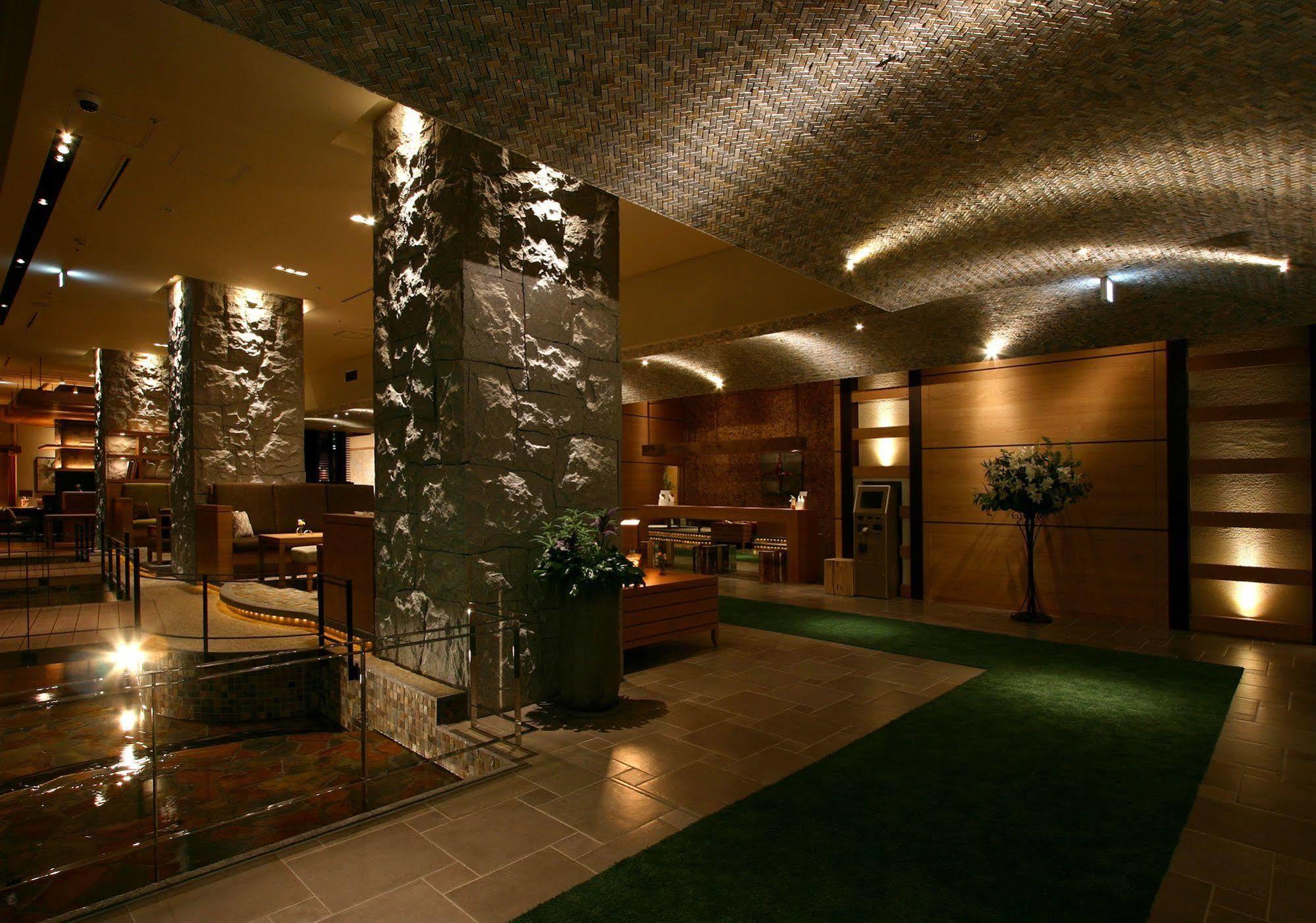 Hotel Coco Grand Takasaki Buitenkant foto