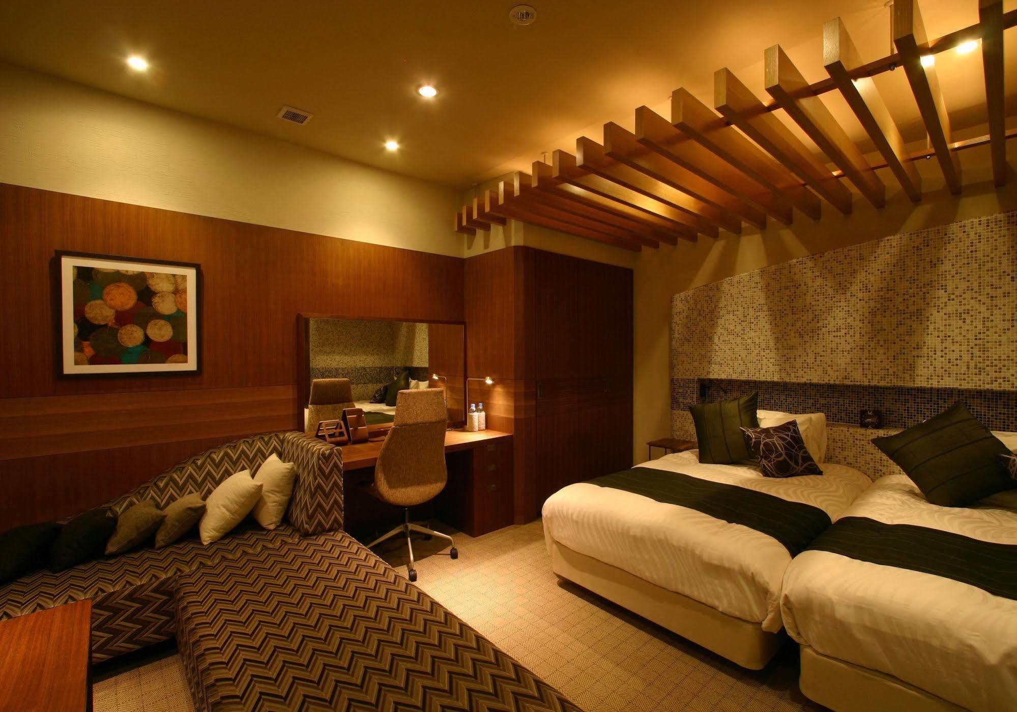 Hotel Coco Grand Takasaki Buitenkant foto